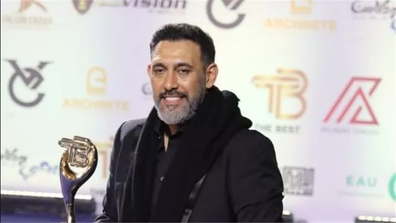 عمرو مصطفى يوجه رسالة للهضبة بعد تكريمه في The Best