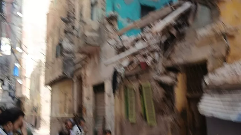 انهيار عقار من 4 طوابق بمنطقة اللبان غرب الإسكندرية