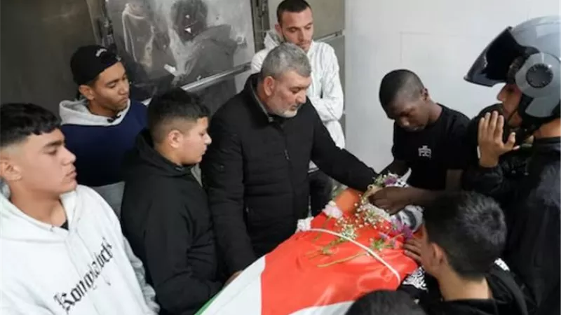 استشهاد فلسطينيين بنيران الاحتلال في الضفة الغربية 