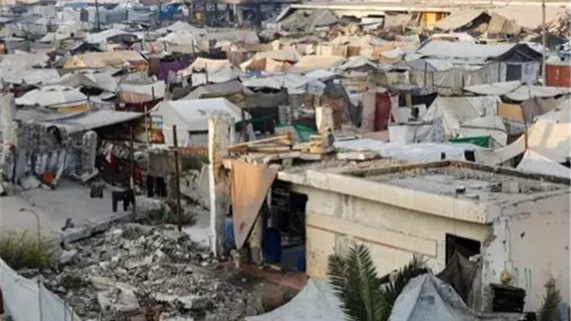 الكيان الصهيوني يلقي منشورات شرق غزة.. التفاصيل 