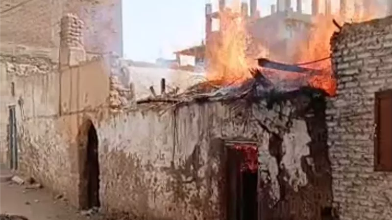 محافظ أسوان يوجه بصرف تعويضات لأسرة تعرض منزلها لحريق 