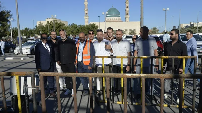 المصريون بالكويت يصطفون للتصويت بالمرحلة الثانية من انتخابات «النواب»