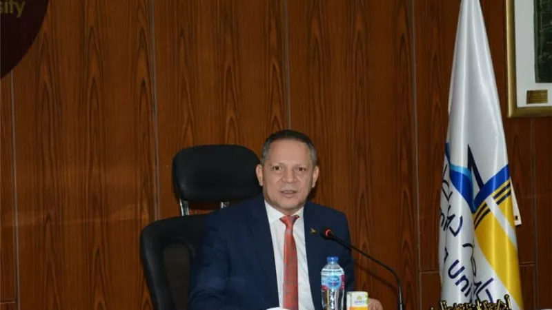 رئيس جامعة دمياط يهنئ البابا تواضروس الثاني بعيد الميلاد المجيد