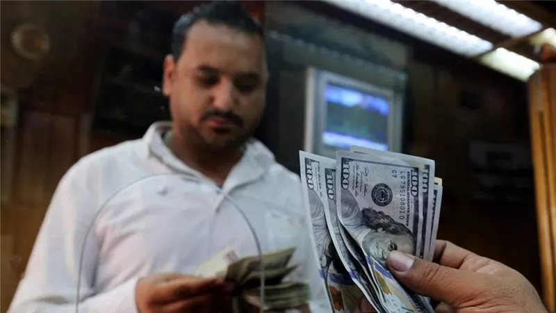 تحركات الدولار في البنوك المصرية خلال أسبوع.. الجنيه يملك زمام المبادرة
