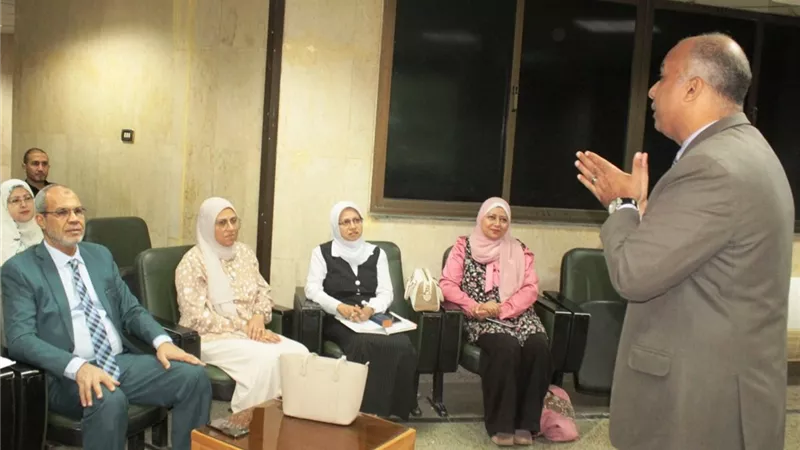 جامعة أسيوط تنظم دورة حول معايير الجودة في بناء الاختبارات الإلكترونية