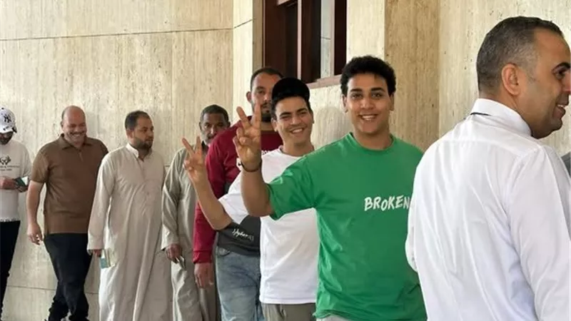 لليوم الثاني.. استمرار توافد الجالية المصرية على سفارتنا بالسعودية للتصويت