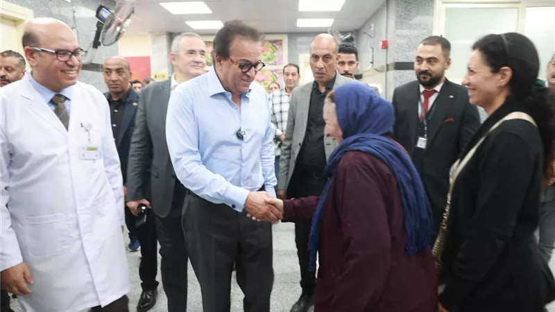 وزير الصحة يتفقد أعمال تطوير مبنى العيادات الخارجية بمستشفى الجمهورية 
