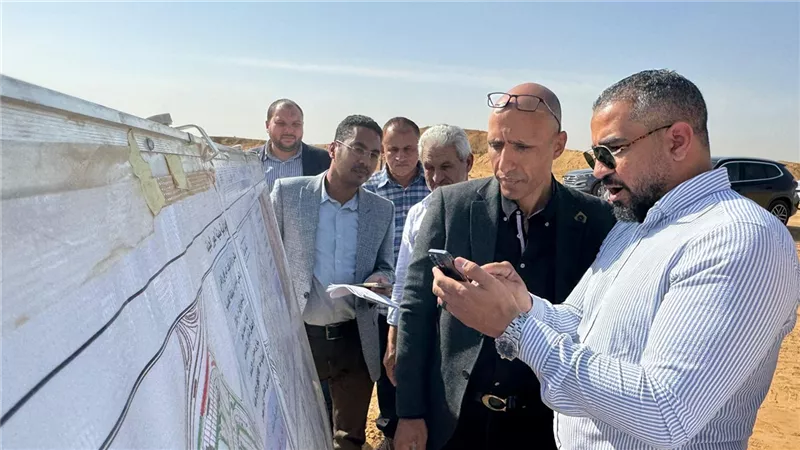 تفقد مشروعات بـ125 عمارة وتطوير مرافق واسعة بالعبور الجديدة