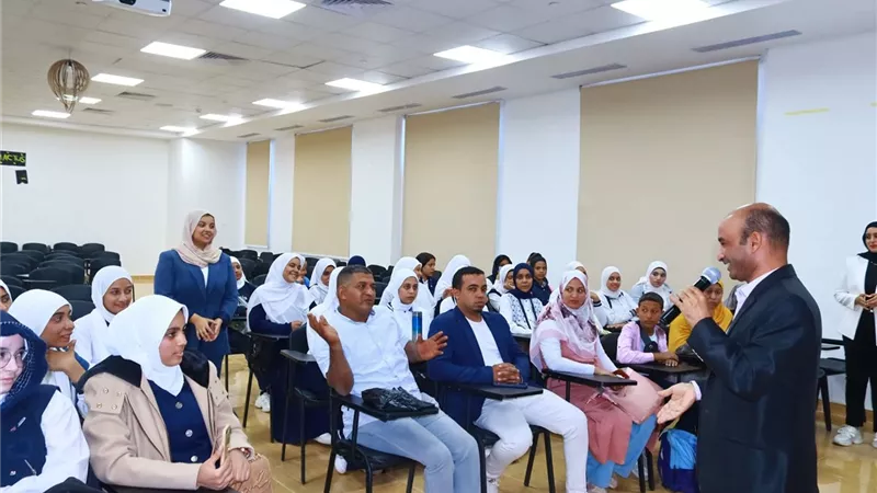 جامعة طيبة التكنولوجية تستقبل وفد مدرسة إسنا الفنية لدعم مسارات التعليم