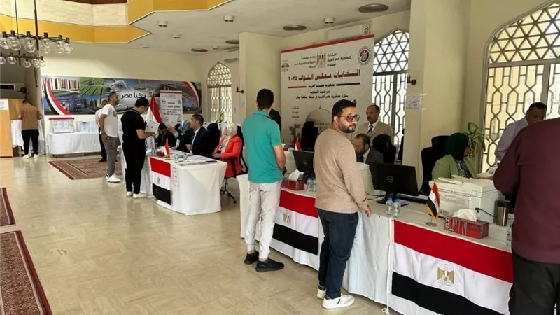 برلمان 2025.. انتهاء التصويت في 31 مقرًا انتخابيا بالخارج وبدء فرز الأصوات