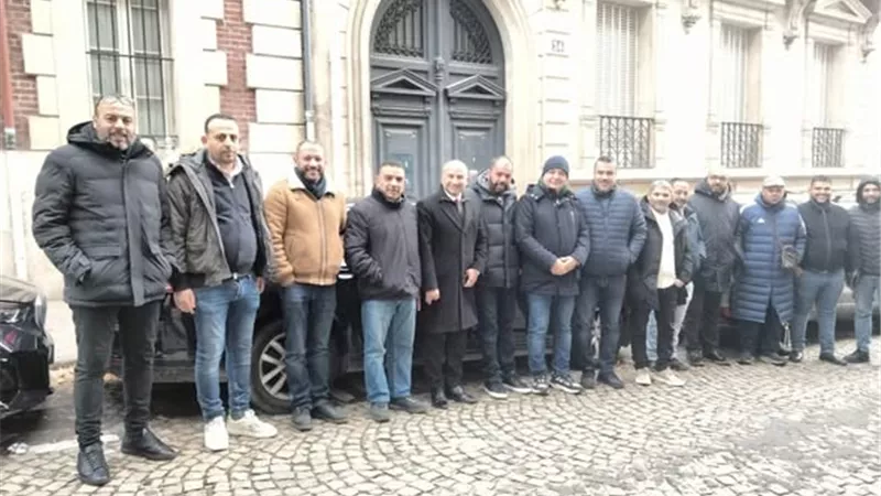جالية مصر في فرنسا تتحدى البرد للتصويت في الانتخابات| صور