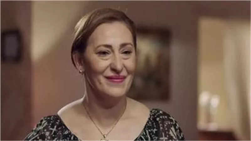 عبير فاروق: محمد صبحي معلم وملهم في حياتي الفنية|فيديو
