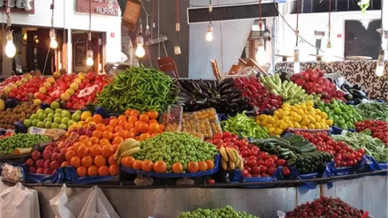 أسعار الخضار والفاكهة اليوم.. الطماطم بـ7 جنيهات والثوم يصل إلى 55 جنيها