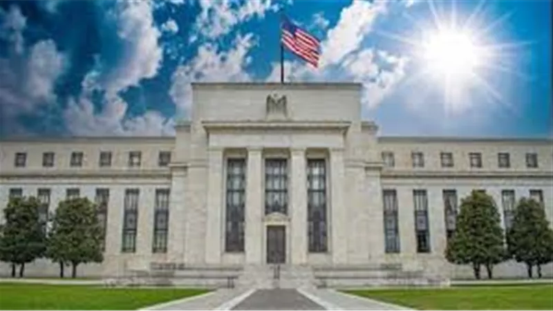 البيانات الأمريكية ترفع توقعات خفض الفائدة إلى 71%