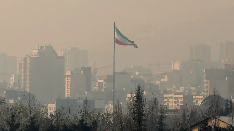 طهران تختنق تحت الدخان وسط تحذيرات حكومية عاجلة |فيديو
