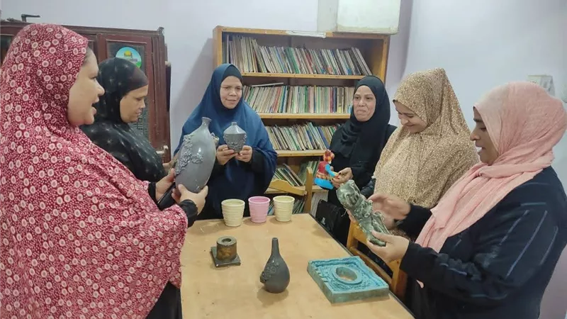 فعاليات فنية إبداعية بمركز شباب صلاح سالم تُعزز المشغولات اليدوية