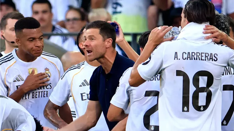 أزمة تضرب دفاع ريال مدريد قبل مواجهة جيرونا في الدوري