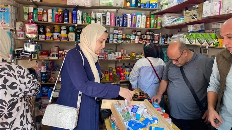 تموين الفيوم تضبط صيدلية تبيع أدوية مهربة 