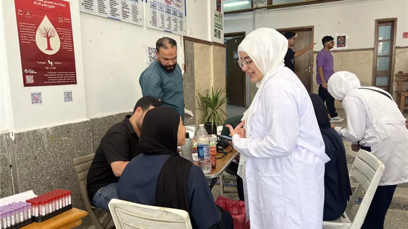 طلاب من الاتحاد المصري يطلقون حملة تبرع بالدم بجامعة قناة السويس 