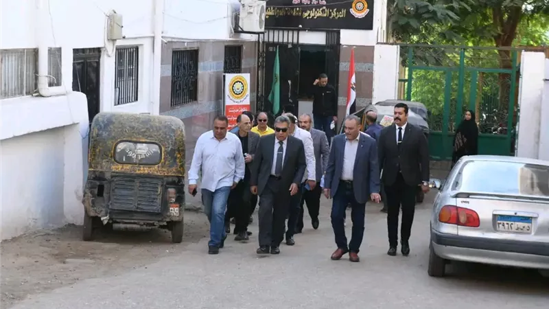 محافظ الدقهلية يفاجئ مراكز التكنولوجية للوقوف على مستوى الخدمات المقدَّمة 
