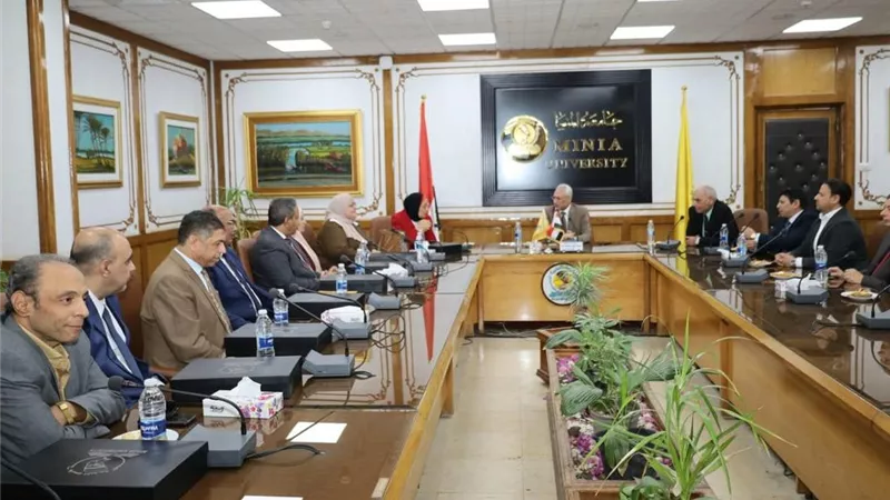 لتقييم كلية العلوم.. رئيس جامعة المنيا يستقبل فريق الهيئة القومية للجودة