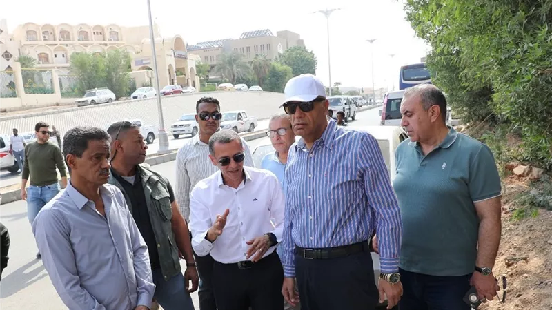 محافظ أسوان: نسابق الزمن للانتهاء من مشروع تطوير وتجميل طريق السادات