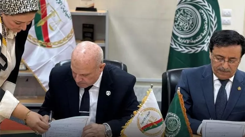 النيابة الإدارية وجامعة الدول العربية توقعان مذكرة تفاهم