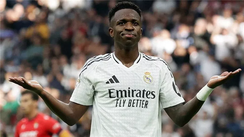 مستقبل فينيسيوس جونيور مع ريال مدريد في خطر