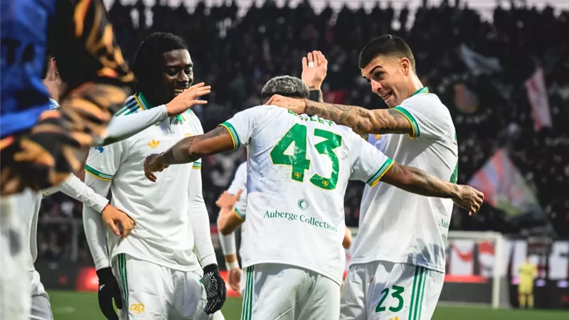 روما يهزم كريمونيزي 3-1 ويعتلي الدوري الإيطالي