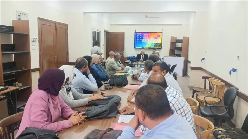 تعليم الأقصر يعقد الاجتماع الدوري لتوجيه التربية الاجتماعية بالمديرية