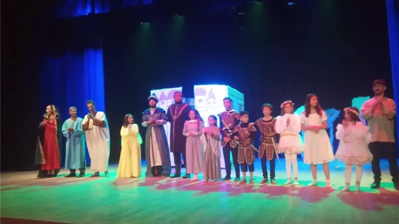 رحلة زمردة في عرض مسرحي للأطفال بقصر ثقافة القناطر الخيرية