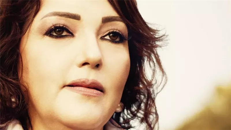 من أجل الدستور.. جميلة إسماعيل «تكسر» الصمت الانتخابى 