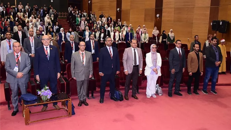رؤية علمية من داخل المؤتمر الدولي لقسم طب وجراحة العيون في سوهاج|خاص