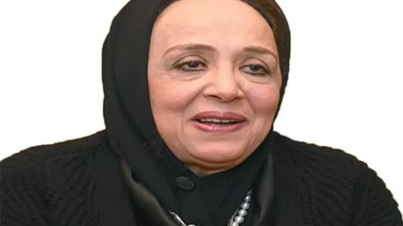 بعد ترشيحها لجائزة الدولة التقديرية.. 14 معلومة عن يمنى طريف الخولي