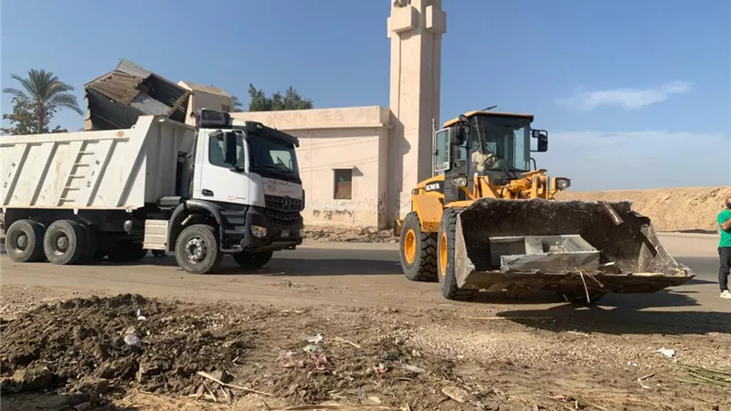 تنفيذ إزالة لـ 13 حالة تعد بمركز ومدينة فايد الإسماعيلية 