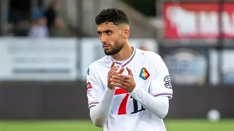 وكيل زكريا الدهشوري يكشف بندًا يمنحه الانتقال إلى الأهلي 