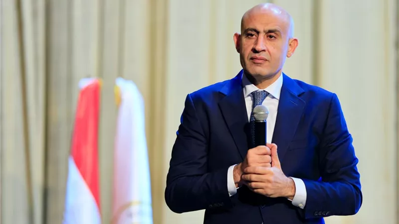 ولاد بطة سودة.. غضب أولياء أمور المدراس الحكومية بعد قرارات 