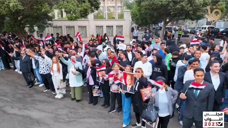 الوطنية للانتخابات تتدخل لتسهيل حركة الناخبين بلجنة قنطرة شرق بالإسماعيلية