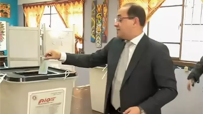 وزير المالية يدلي بصوته في انتخابات مجلس النواب بالنزهة|صور