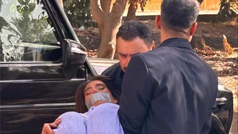 صور جديدة.. كواليس مشهد قتل زينة في «ورد وشوكولاتة»