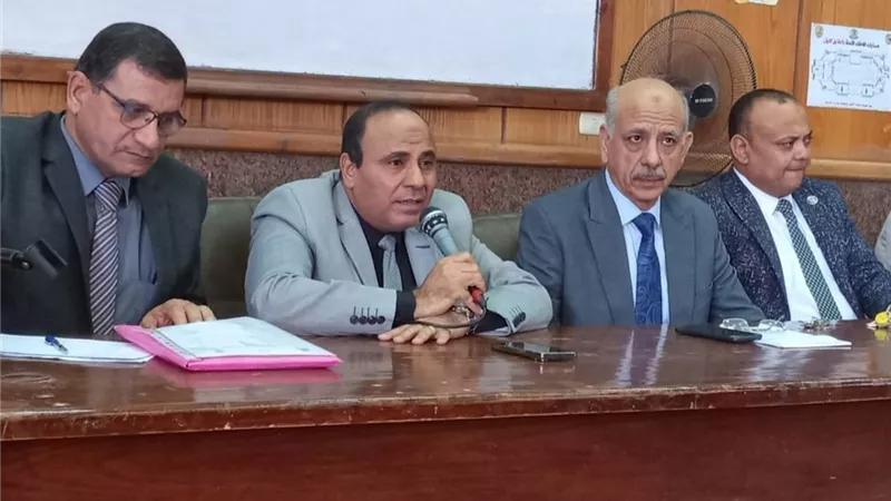 محو الأمية مسؤولية طلابية في سلسلة ندوات بجامعة سوهاج