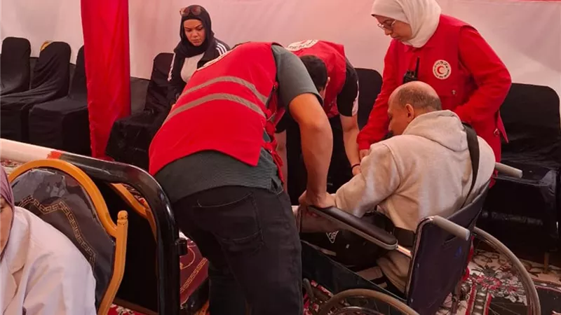الهلال الأحمر يقدم الدعم للناخبين في المرحلة الثانية لانتخابات النواب