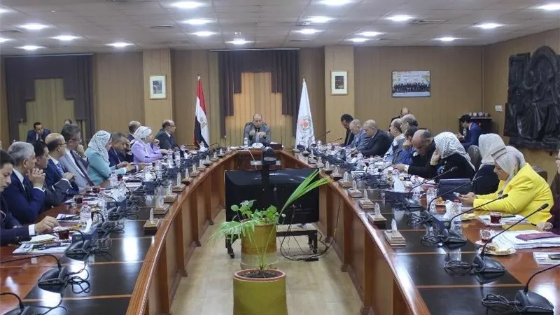 مجلس جامعة المنصورة يناقش استعدادات امتحانات الفصل الدراسي الأول