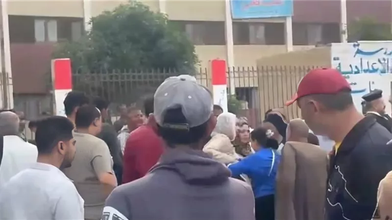 إصابة مرشح بـ«لكمة» في وجهه بالإسماعيلية.. و«الهيئة الوطنية»: توتر طبيعي