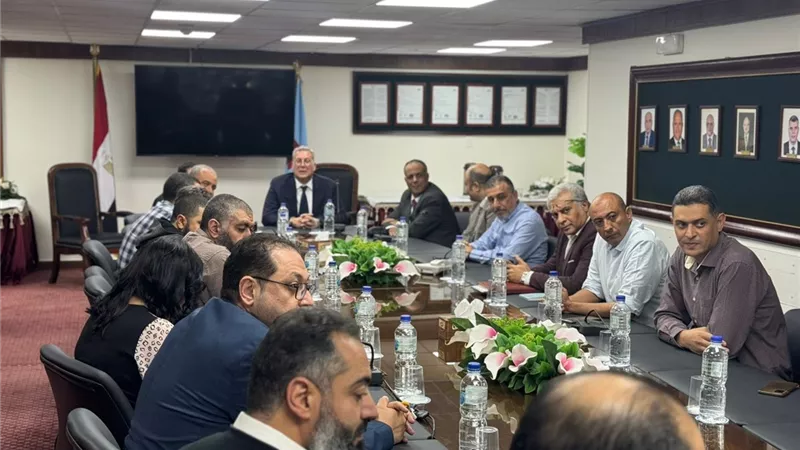 تفاصيل الزيارة المفاجئة لوزير البترول لمقر شركة بتروجلف مصر