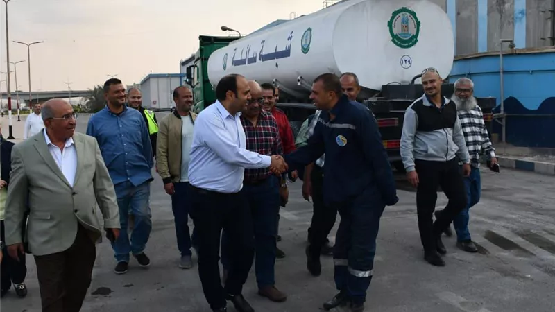 رئيس مياه الجيزة يتفقد محطة إمبابة