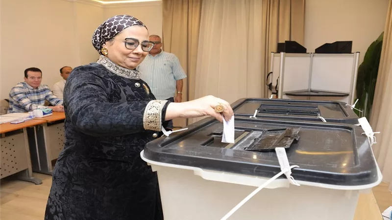 أمل عمار تدعو سيدات مصر إلى التوجه للجان الانتخابية والإدلاء بأصواتهن