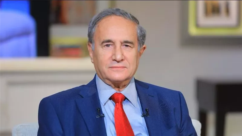 أسامة الغزالي حرب لـ«إيجبتك»: «المشهد السياسي عبثي ومصر مافيهاش ديمقراطية»