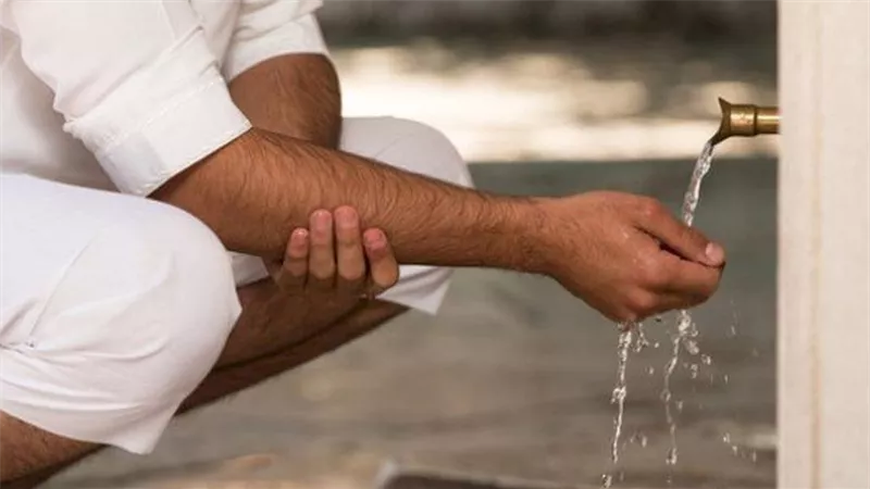 هل للوضوء أذكار خاصة؟ الشيخ عطية صقر يجيب
