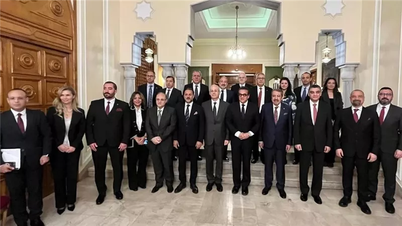 شراكة مصرية ـ تركية لنقل التكنولوجيا وتوطين صناعة الأدوية واللقاحات